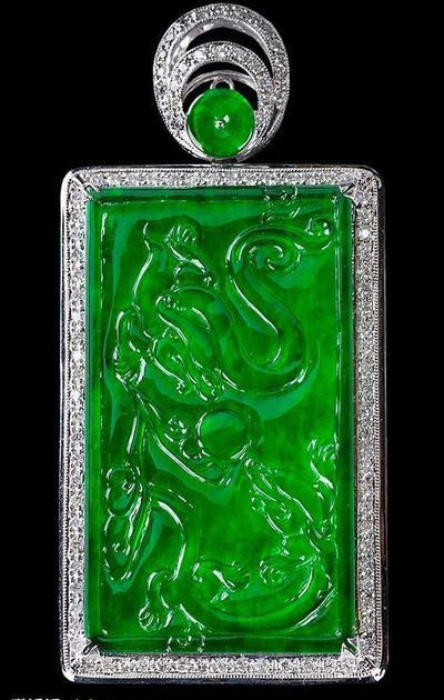 伟德国际平昌县人民法院关于LZ7238天然翡翠(A货)观音挂件（第一次拍卖）的公告