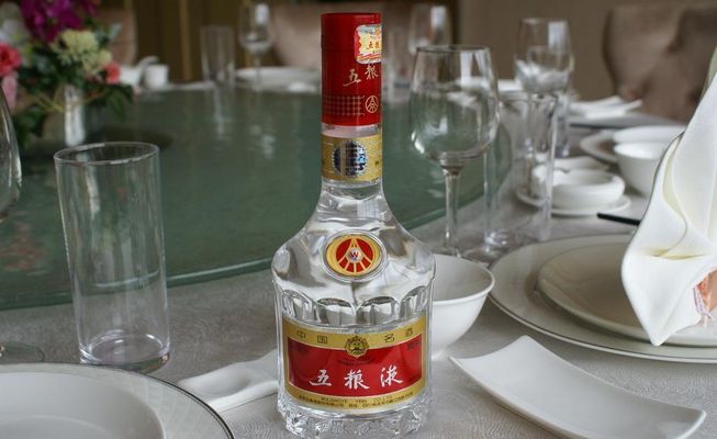 水井坊臻酿八号：集会、送礼的最佳浓香型白酒挑选