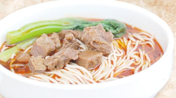 凤凰彩票：康师傅推出牛肉面馆实物与包装上一模一样可顾客却并不买账