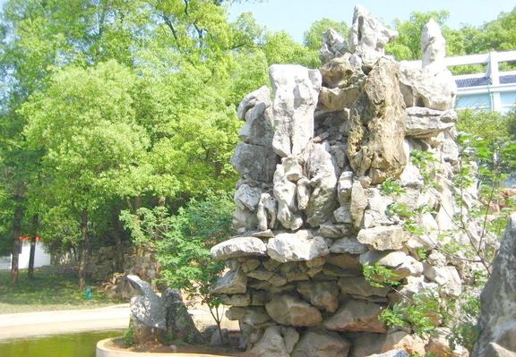 北京楼顶别墅未拆完又曝五处违建