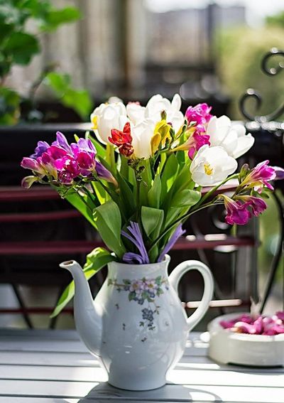 德信官方网站师资力量——佛山莫梵花艺设计培训学校上课老师怎么样？