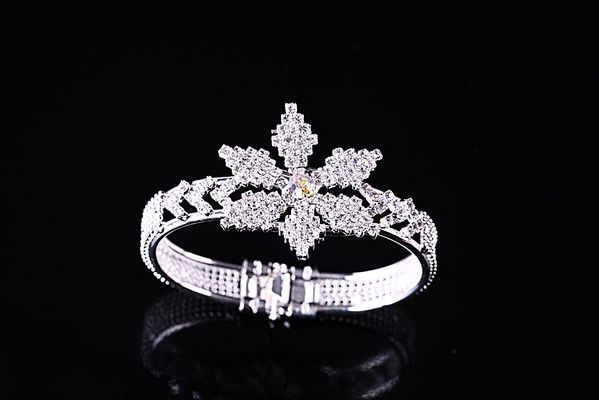 伟德国际法国IDee时尚首饰